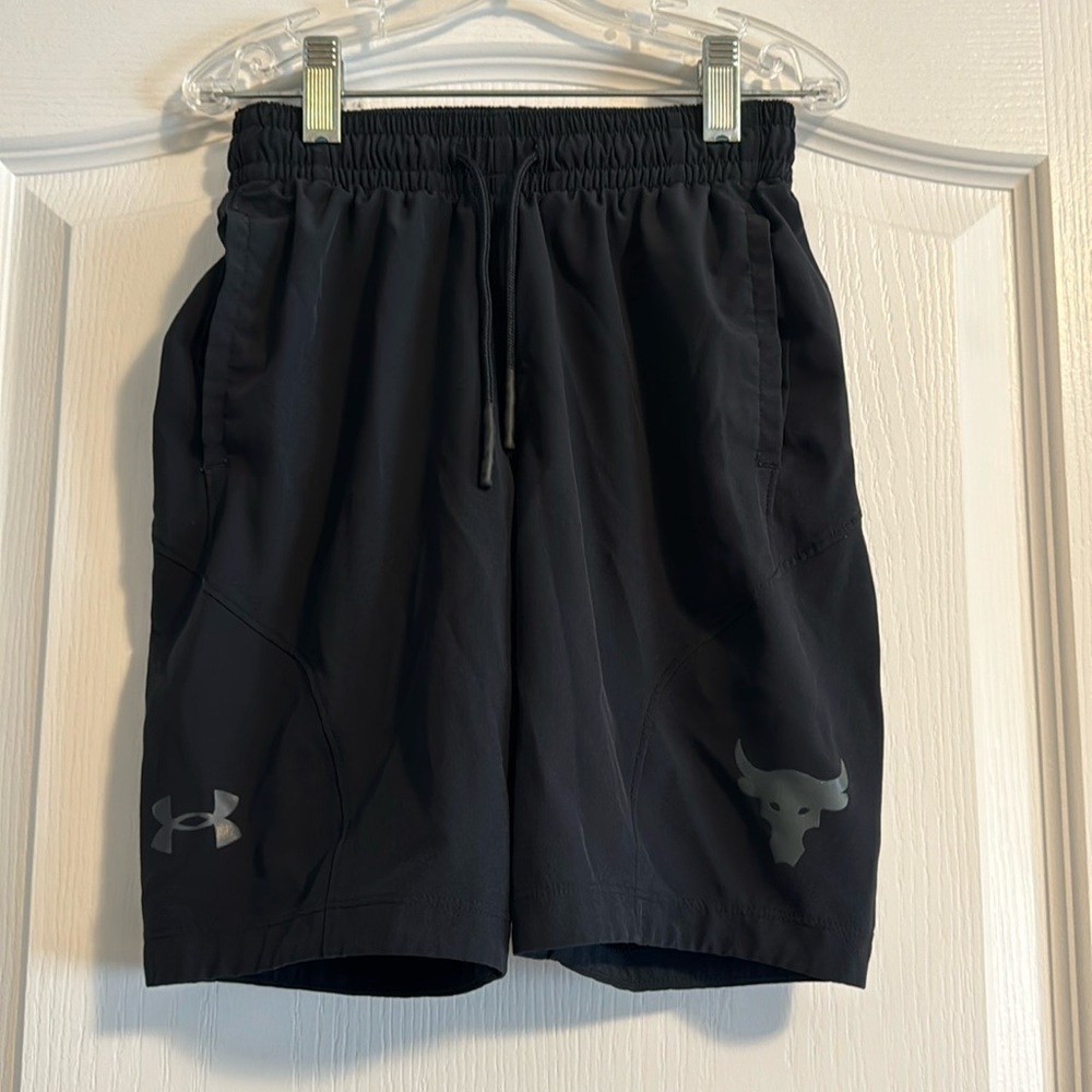 Under Armour Boys Short, size YXS